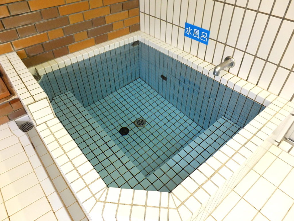 へいでん温泉の水風呂